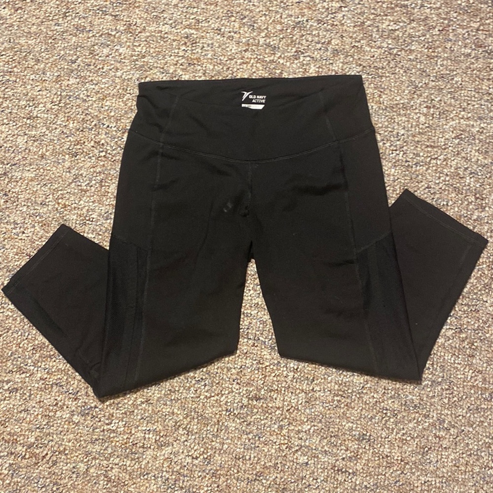Old Navy Active Wear cropped (capri) leggings size M